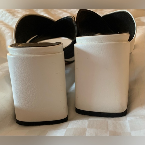 NY&C Open-Toe Dress Sandals Black & White Crossed Straps, Chunky Heel; Size 8.5 - Picture 4 of 10